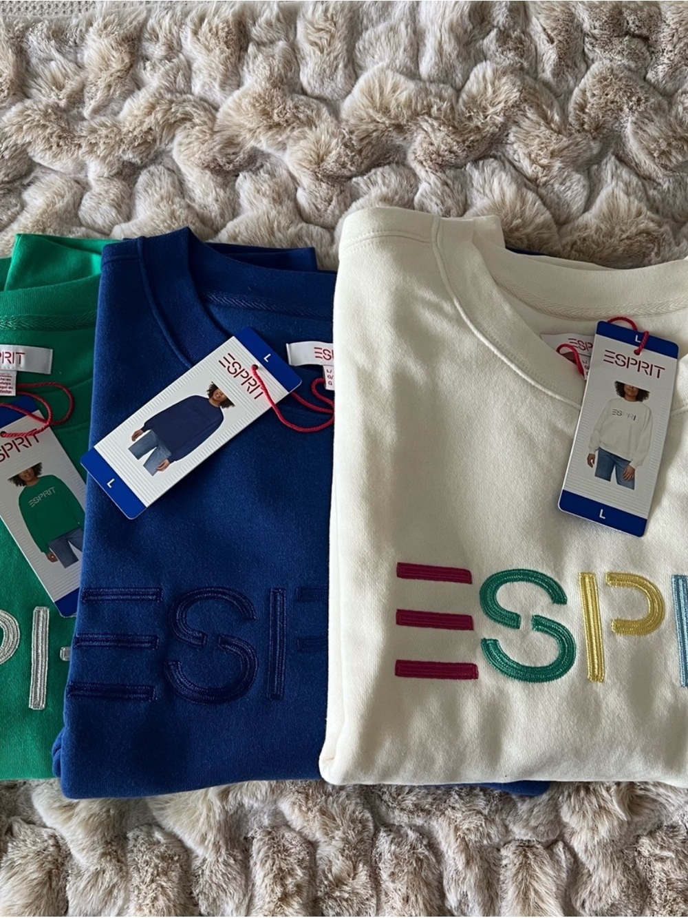 NWT ESPRIT Embroidered Logo Sweatshirts in Cream, Blue and Green Large